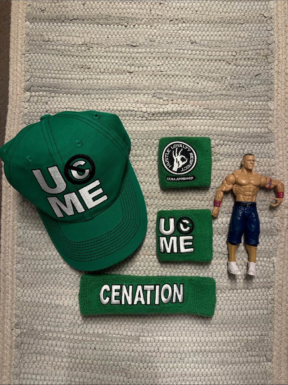 WWE Green 'U C ME' Cap and Wristband Set